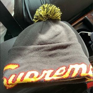 Supreme new era beanie